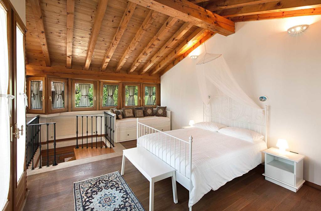 Bed and Breakfast Antico Cascinale Lombardo Lonato Pokoj fotografie